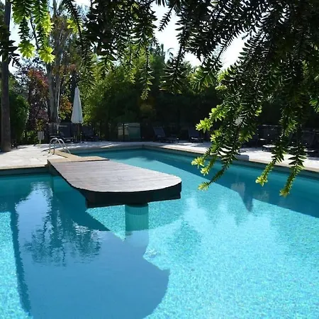 Appartement Vue Mer Piscine A Debordement Vallauris Exterior photo