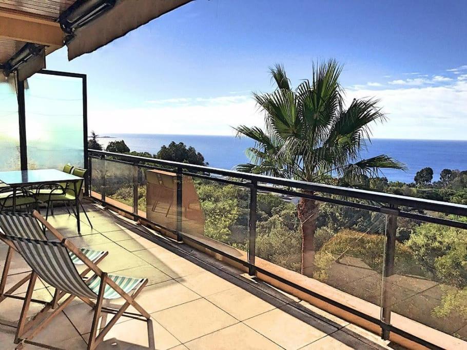 Vue Piscine A Debordement Apartment
