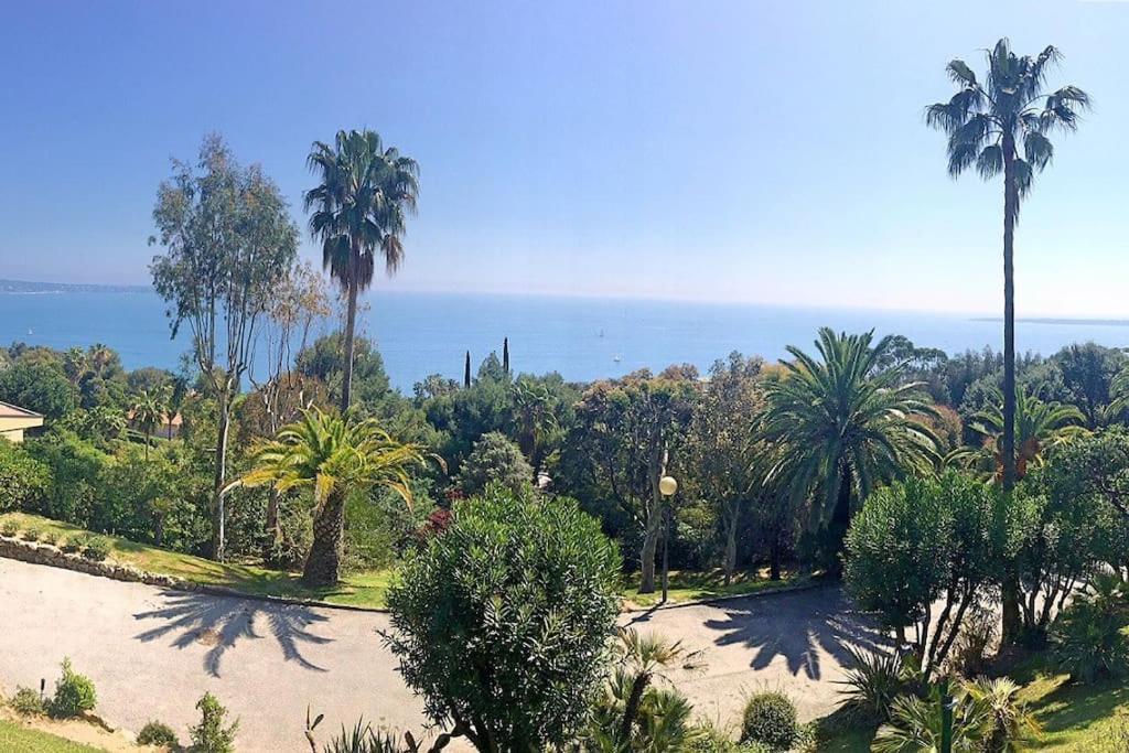 Apartment Vue Piscine A Debordement